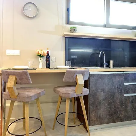 Mirma Halepa Superior Apartman *